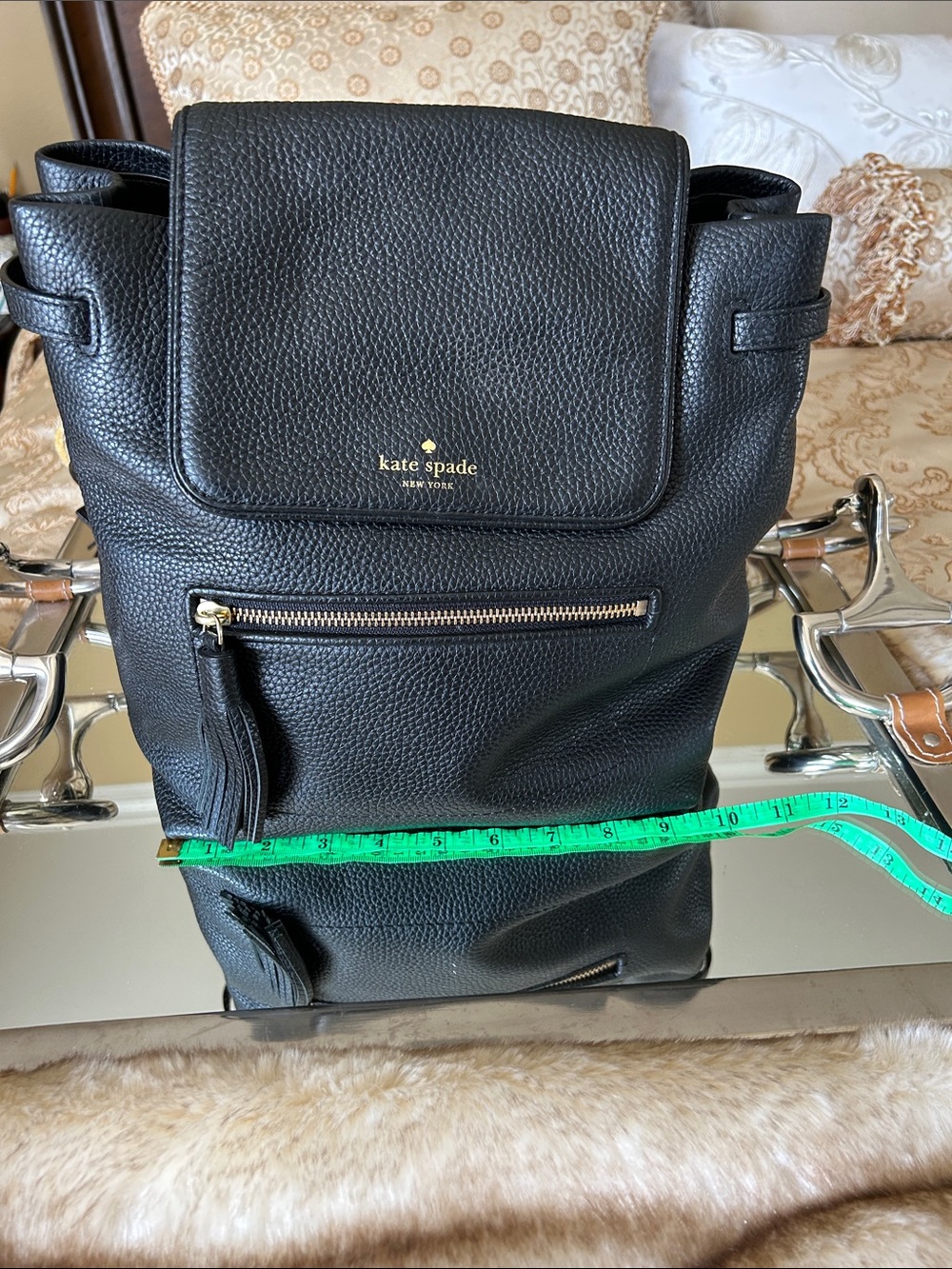 - Kate spade backpack EUC… almost new
Call Out: slight rubbing on 3 corners..